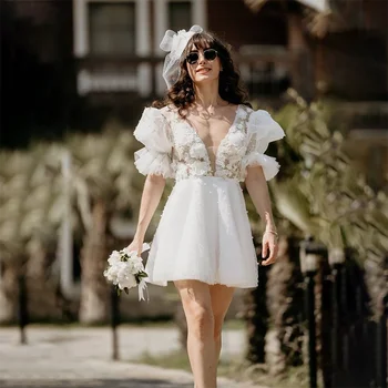 Verngo Trumpas Sluoksniuotos Rankovėmis Vestuvės Dress 3D Gėlių Perlai Mini vakarinę Suknelę Tiulio Giliai V Kaklo Trumpos Suknelės
